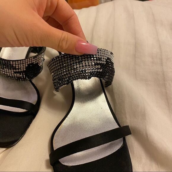 Stuart Weitzman Black Strappy Sparkly Glitter Strap Strappy Kitten Heels - Picture 5 of 7
